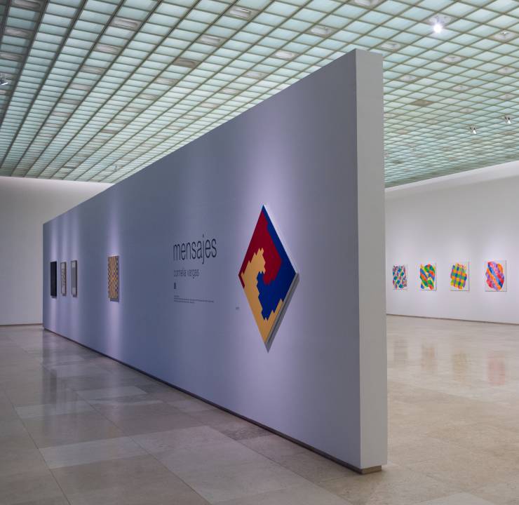 Exposition "Mensajes" by Cornelia Vargas