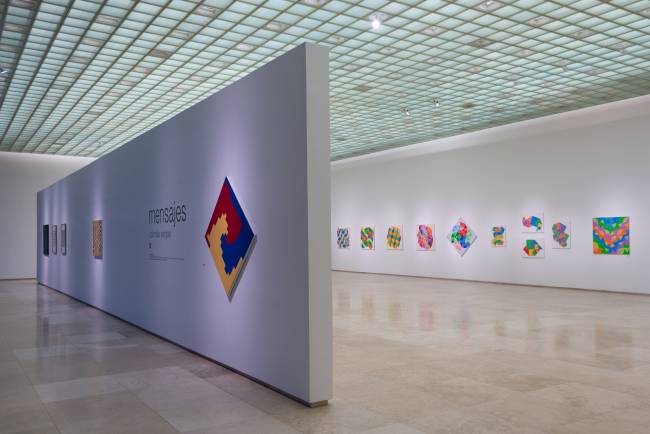 Exposition "Mensajes" by Cornelia Vargas